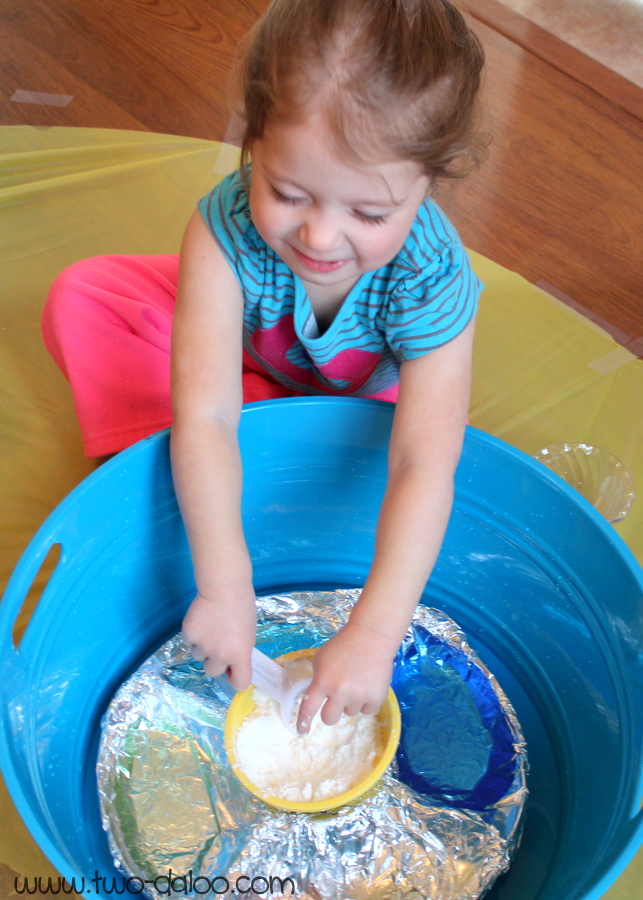 Color Lab: Messy Play and Language Stimulation @ Twodaloo (www.two-daloo.com)