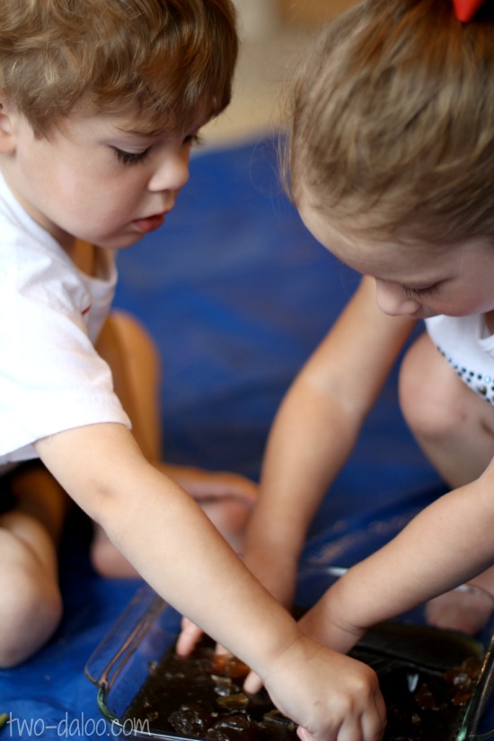 Dirt and worms coffee gelatin sensory play at Twodaloo